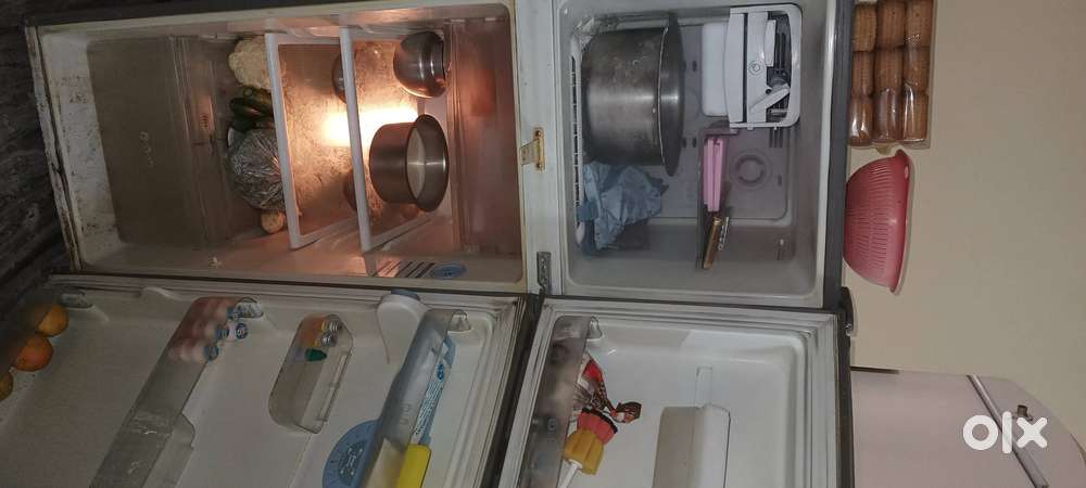 Second hand double door 265 liters LG fridge since in use domestically