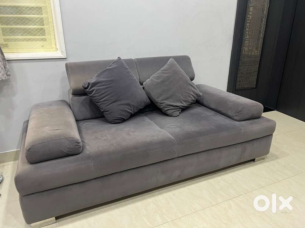 ️ 8-Seater Premium Grey Sofa – Excellent Condition