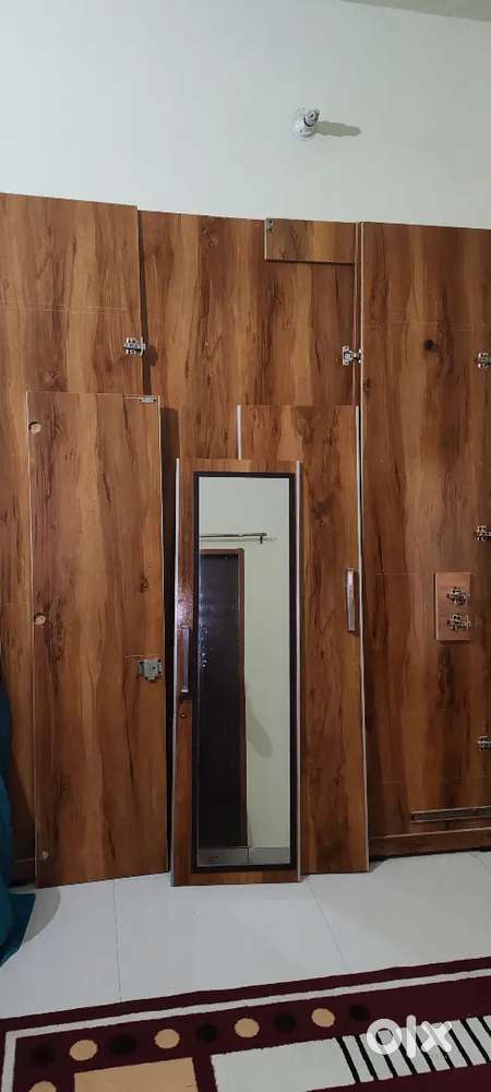 Wooden almirah dismantled 4x6 feet..