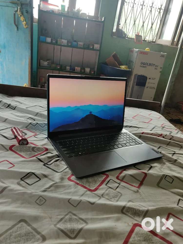 Lenovo 7320u 8 gb ram 5500mhz  IPS display perfect condition bill box