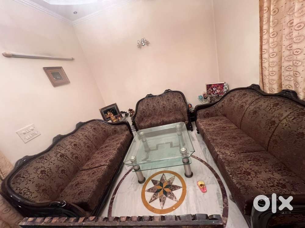 Premium 10 seater wooden sofa with glass centre table