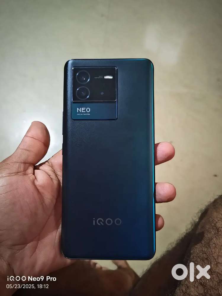 IQOO NEO 6 5G ! 8/128 GB With orginal charger and box.