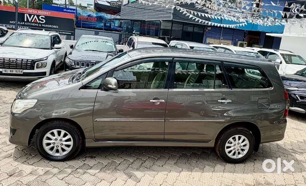 With driver innova  8 seater