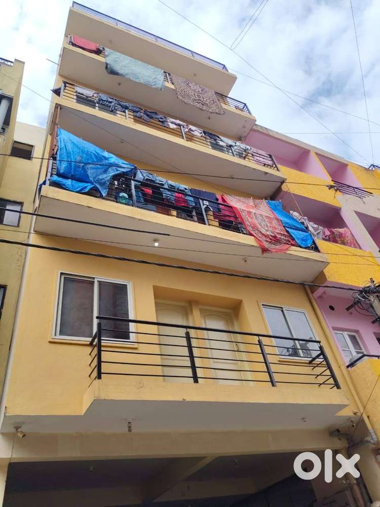 Benson Town 2BHK Flat for Lease