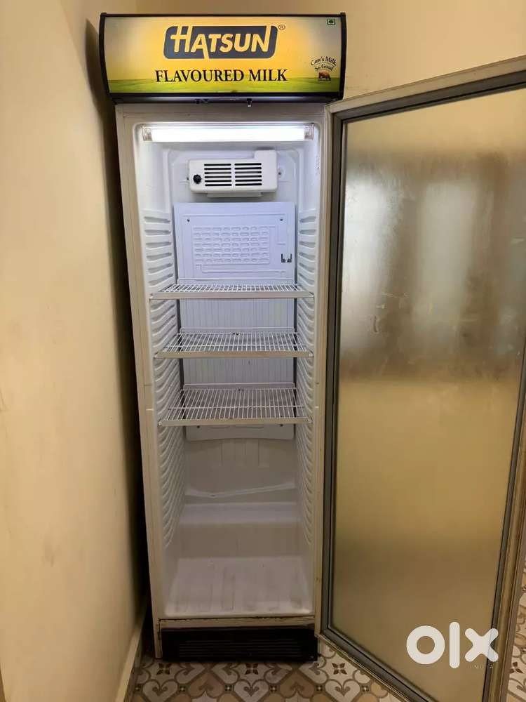 Single door display fridge- commercial vertical model by blue star