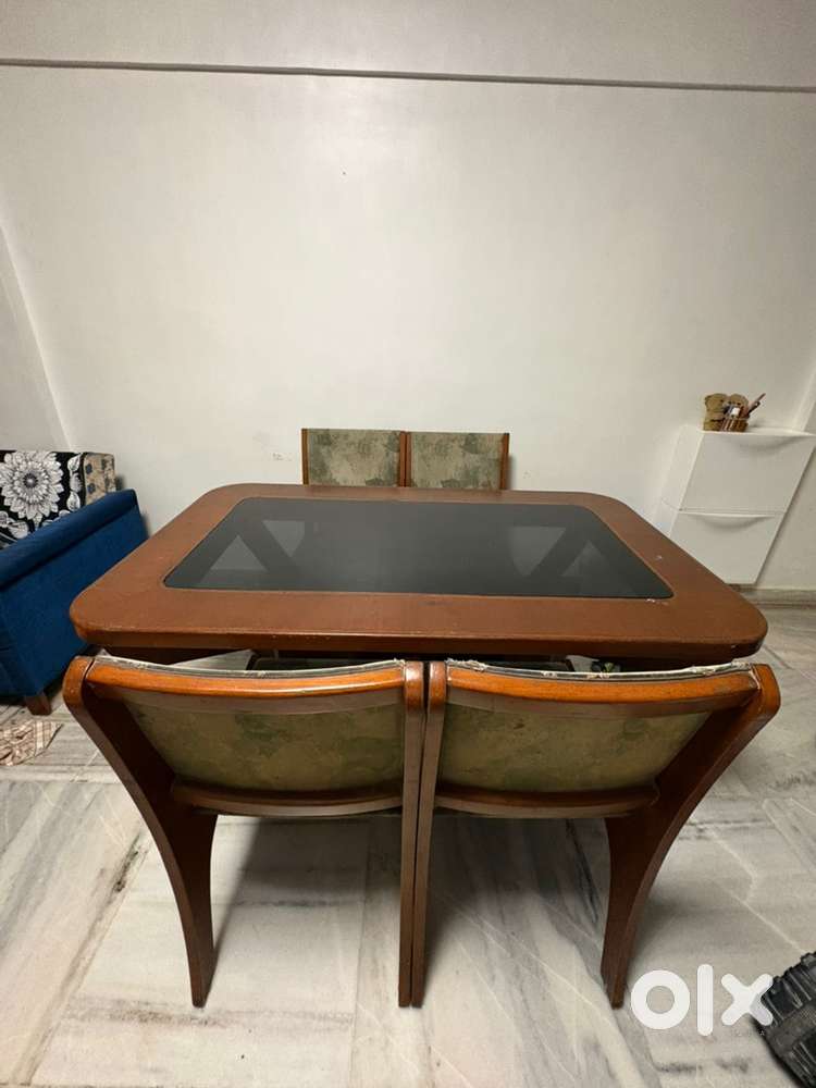 Elegant 4 Seater Wooden Dining Table for Sale – Excellent Condition