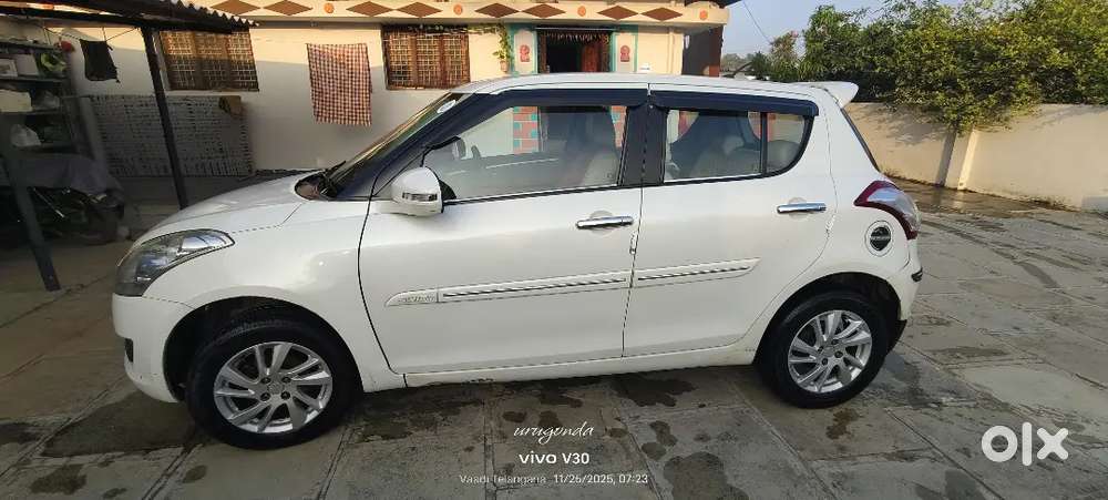 Maruti Suzuki Swift ZXI 2013 Petrol Good Condition