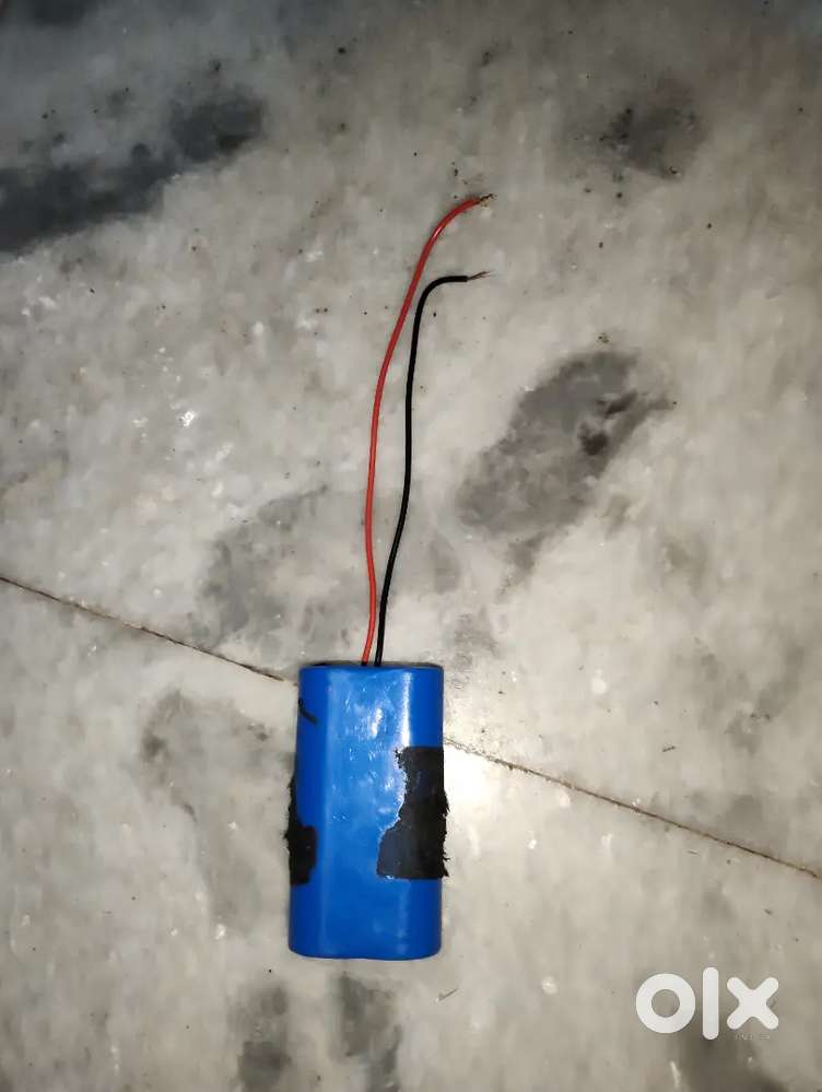 This is a 3.7v lithium ion battery 2600mah 18650