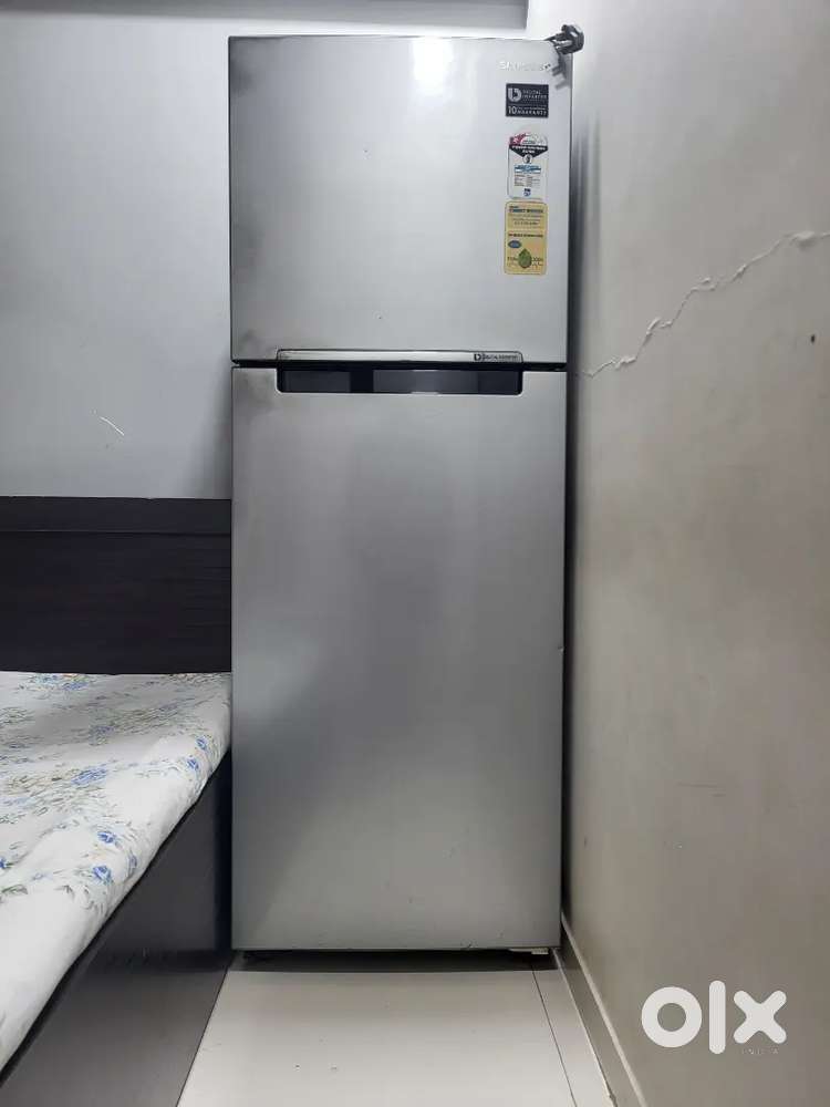 Samsung 253 litres 2 door Refrigerator on sale at reasonable price