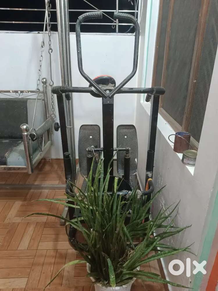 Exercise running machine