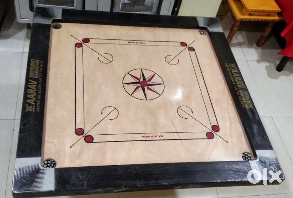 Carrom board