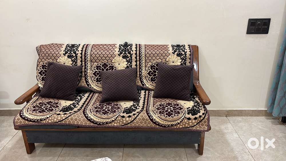 2 years old sofa set 5 seater