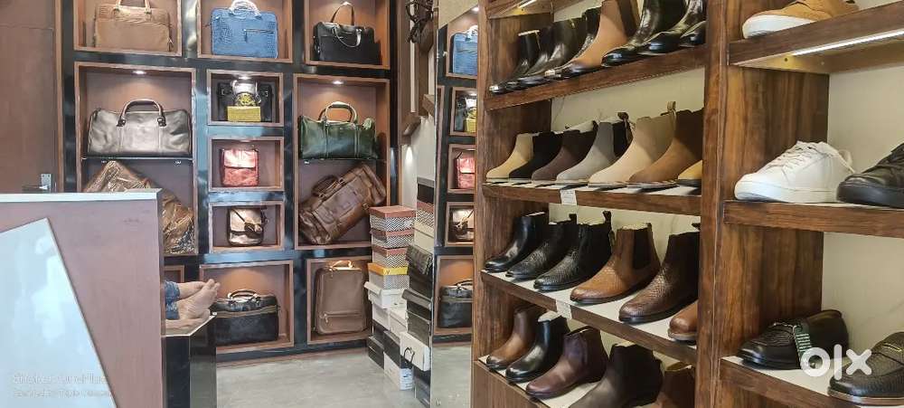 Kisi ladki ki jarurat h shop pr ager koi ladki ho