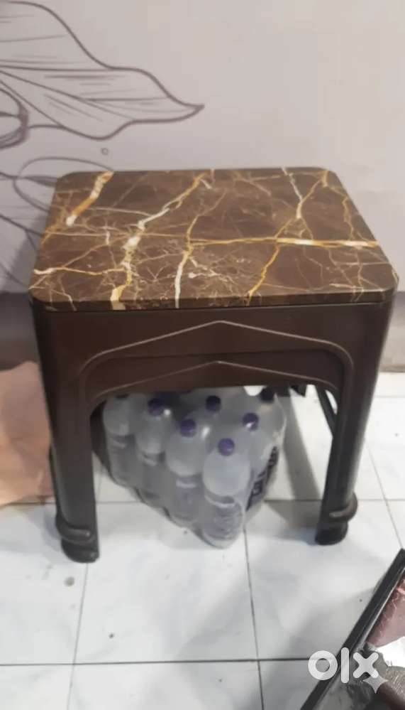 Plastic table