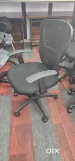 Refurbished ergonomic office chair with lumbar support for Rs 2500only