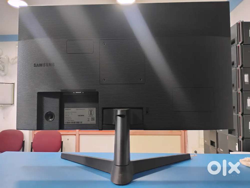 Samsung 27 LED Monitor with IPS panel