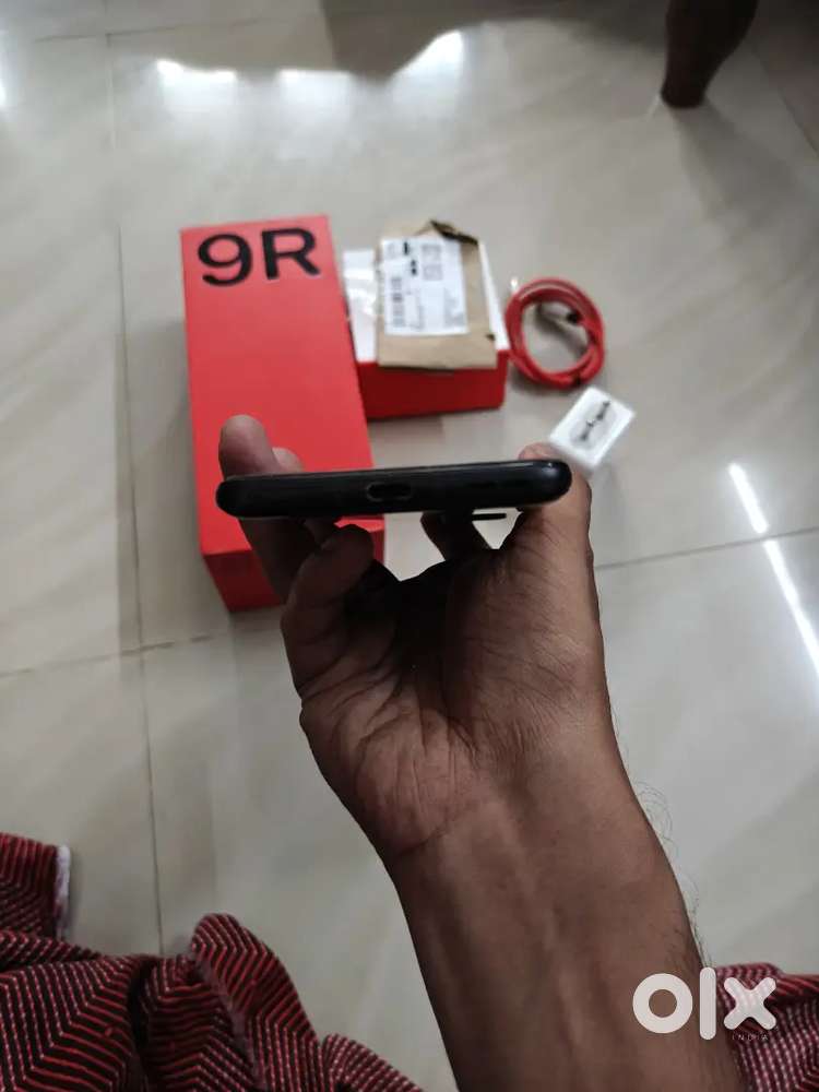 One Plus 9R (Combo Pack)