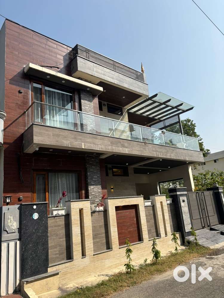 5bhk kothi for sale (Gated society )