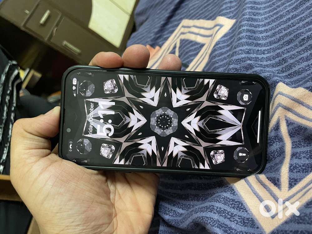 Iphone 13 pro blue colour
