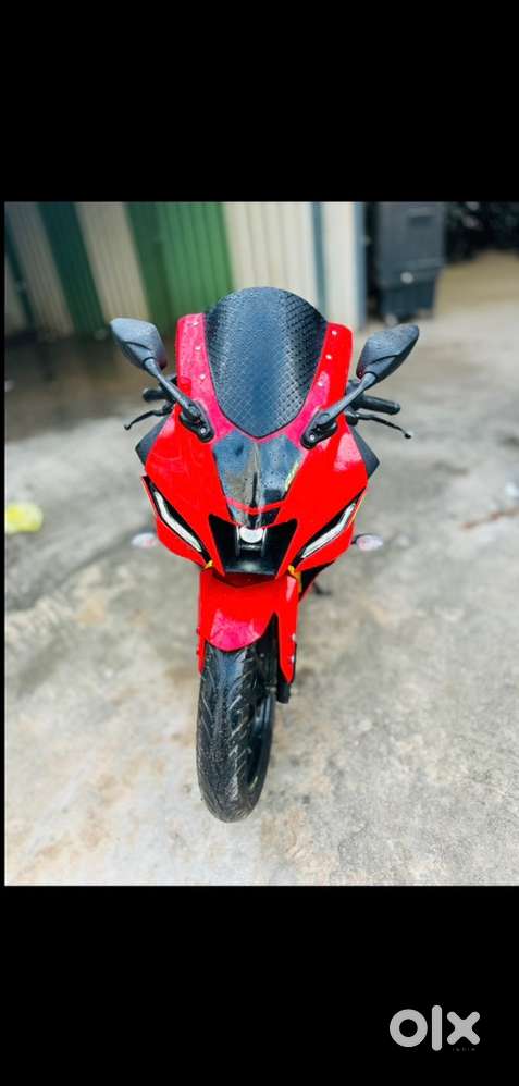 R15 v4 2024 only 226 kms driven neat condition