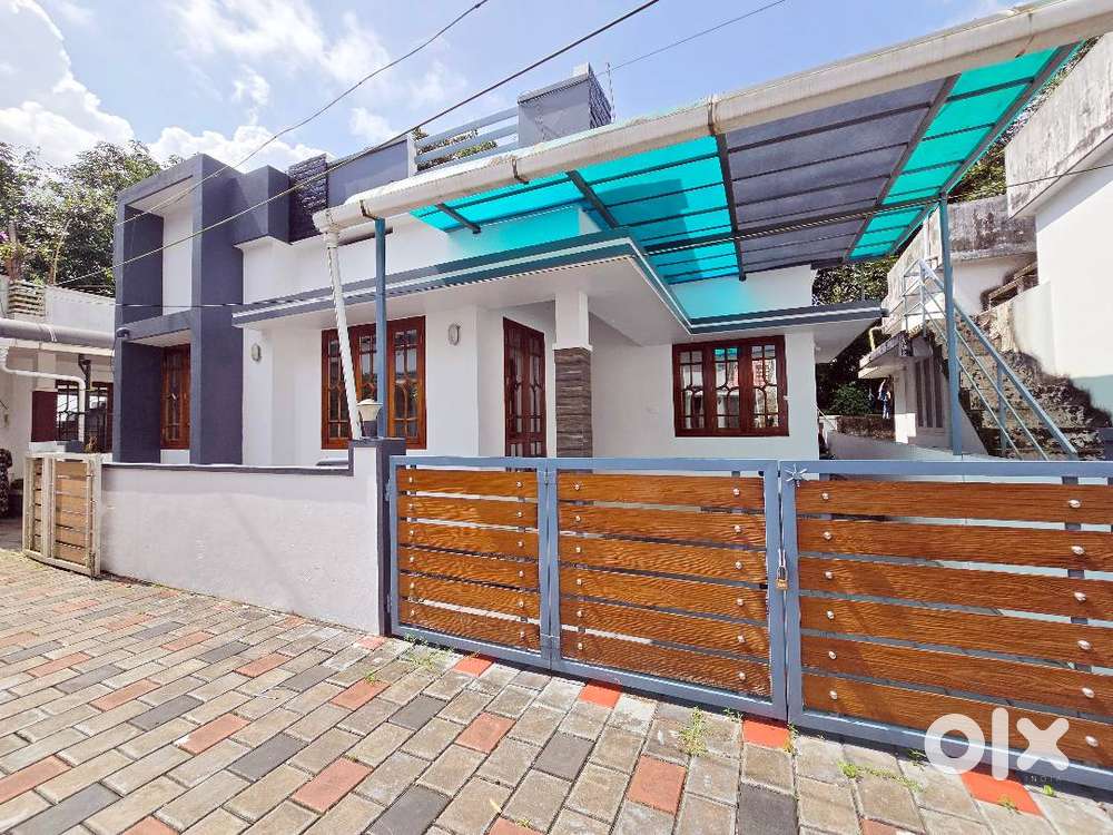 3BHK Old Villa for Sale – Near Kongorpilly , Varapuzha