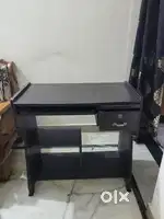Computer table
