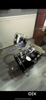 Brand New Condition Drum Kit – Only 7 Days Used!”