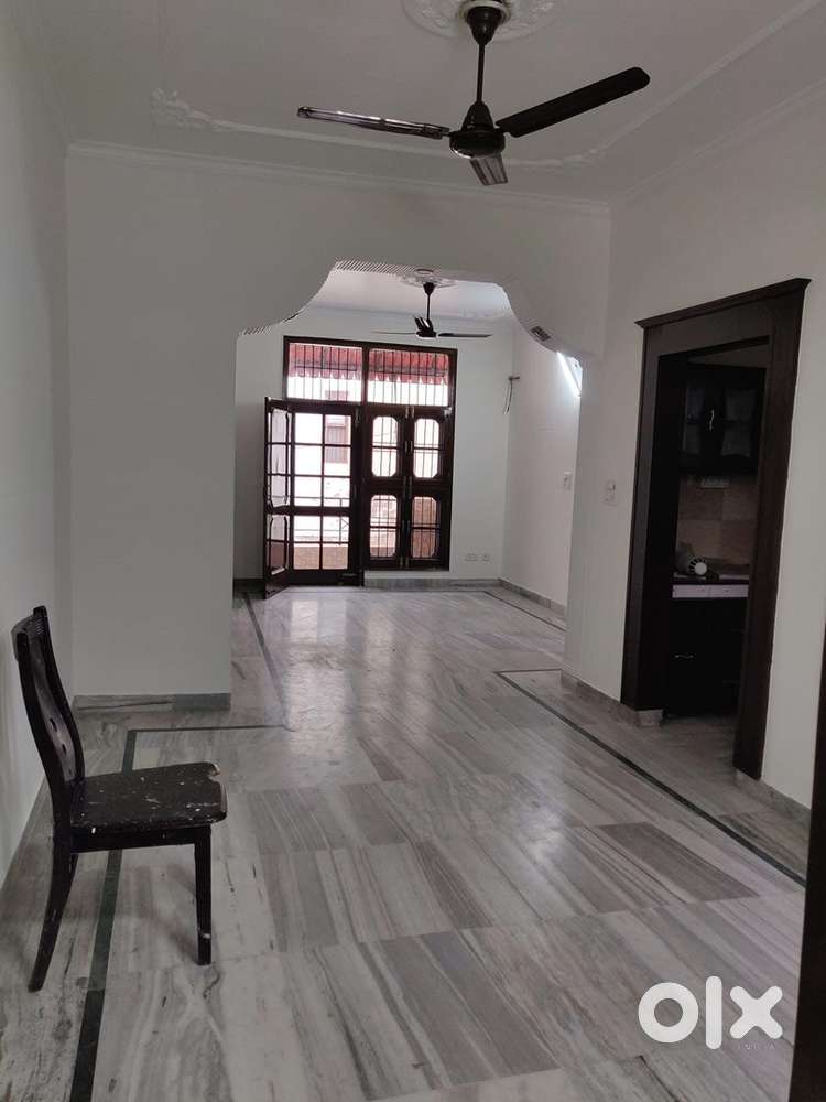 Ownerfree 3 BHK First Floor For Family