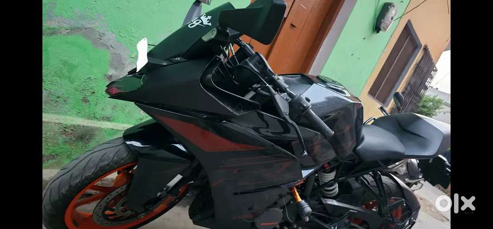 Ktm rc 200.   (2021)