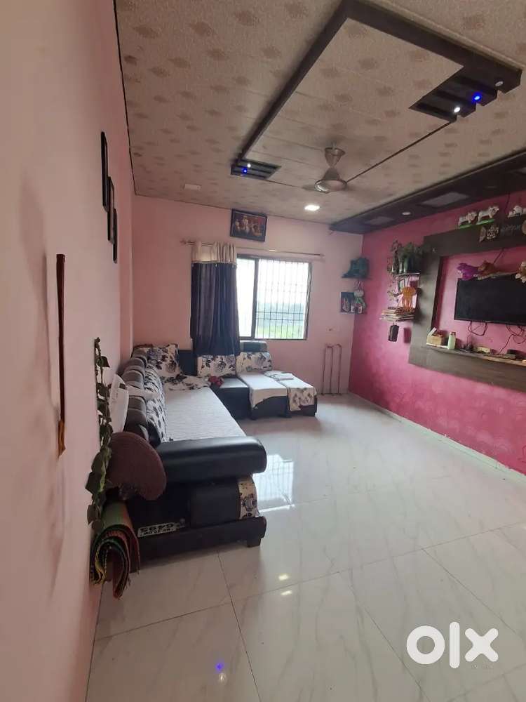 2bhk flat semi furnished
