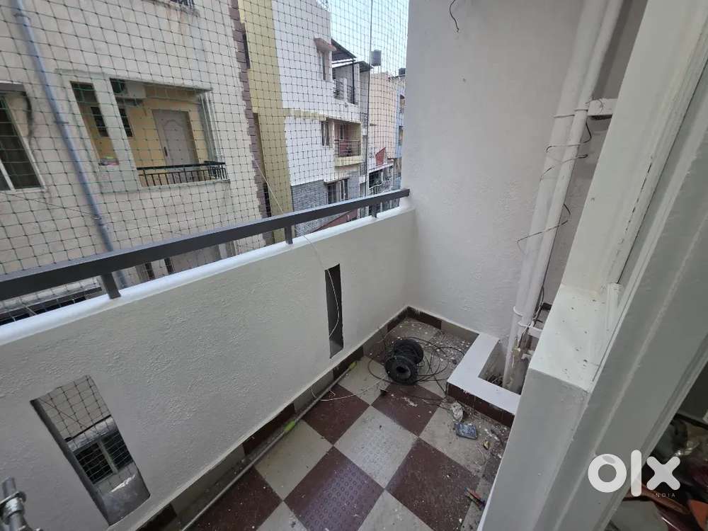 1bhk in 3rd floor close to Oracle in apartment with lift power backup