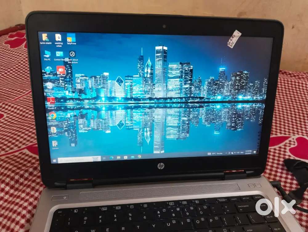 Good condition hp laptop 1 years us