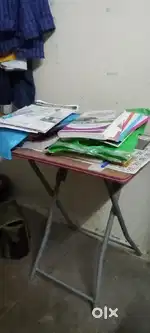 Folding table