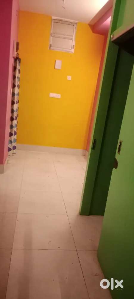 2 BHK flat tipe Muslim house semi furnished room jojcort Akrsha Nagar.