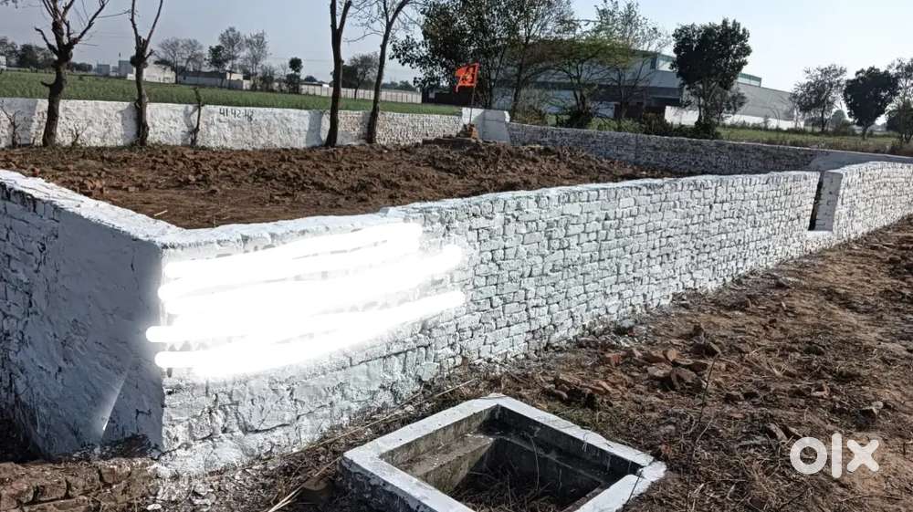 Plot for sale 85 Gaj urgent low price nandramroad hapur Gaziabad 1km u