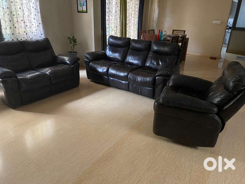 Preloved leather sofa set