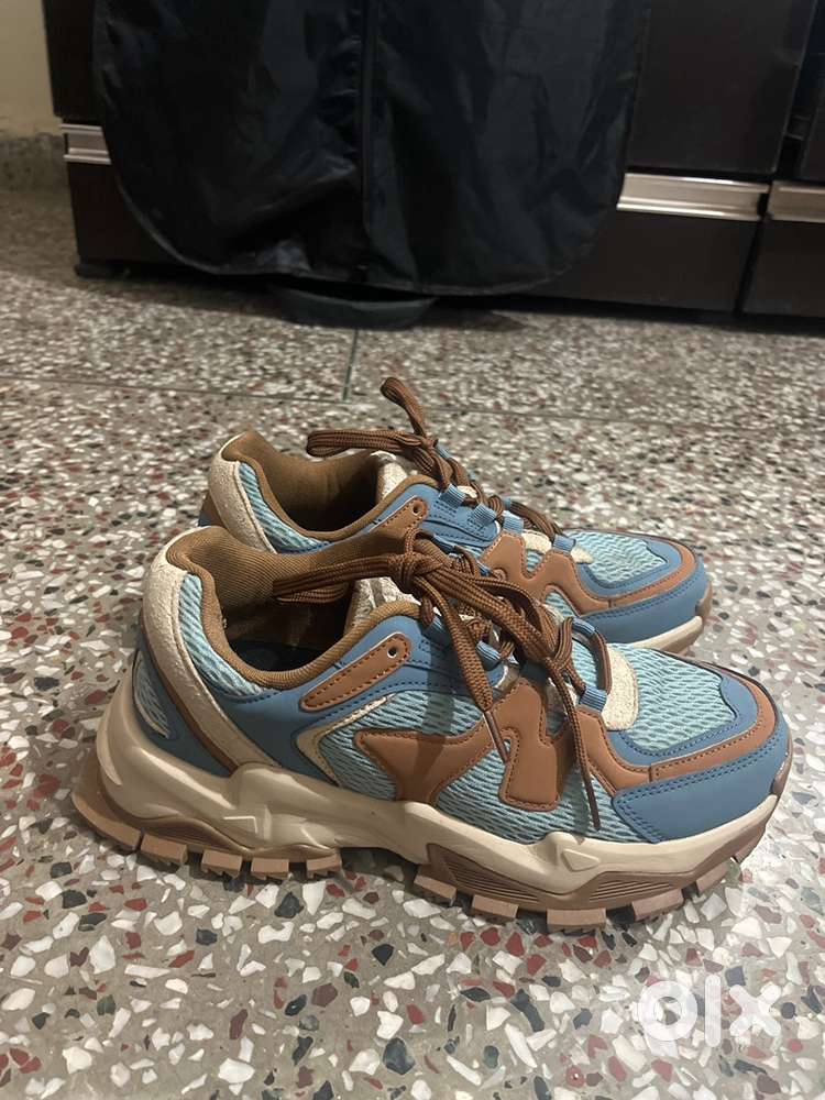 Souled store sneaker