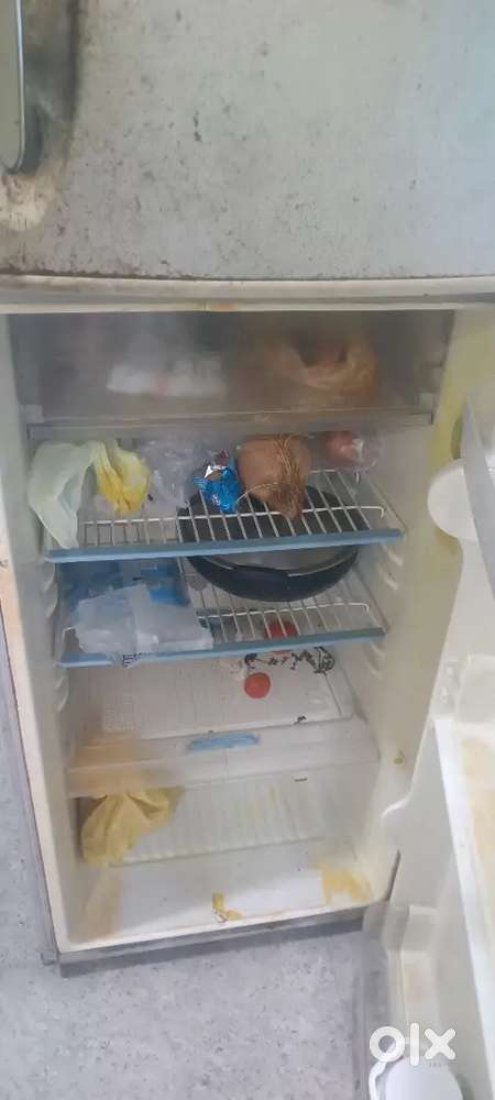 want to sell lg fridge