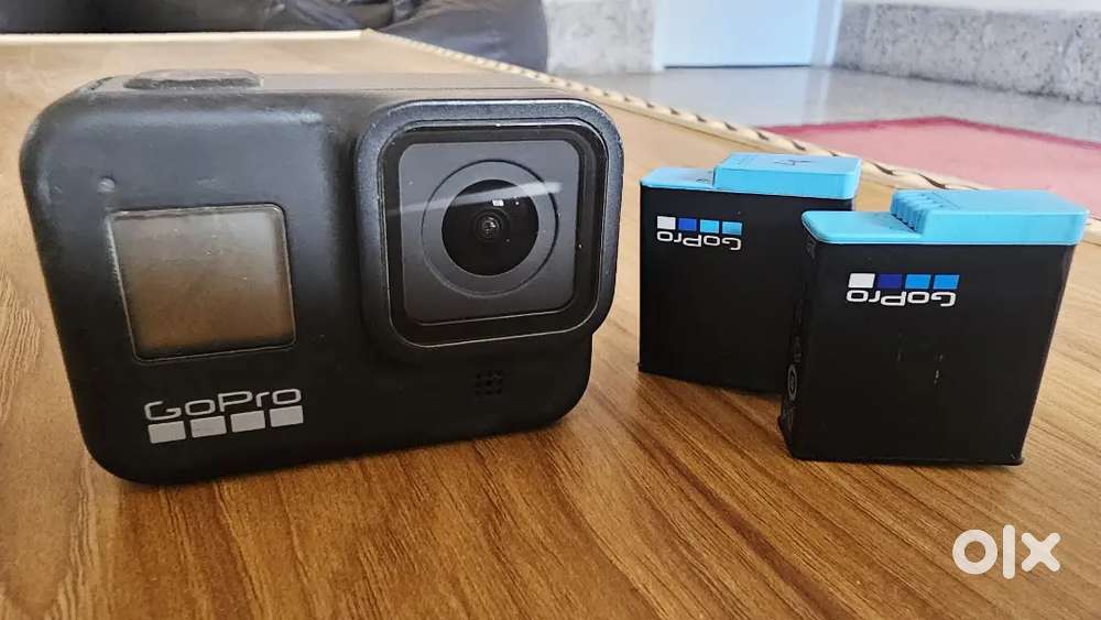 GoPro Hero 8 - Excellent condition with 2 Original Batteries