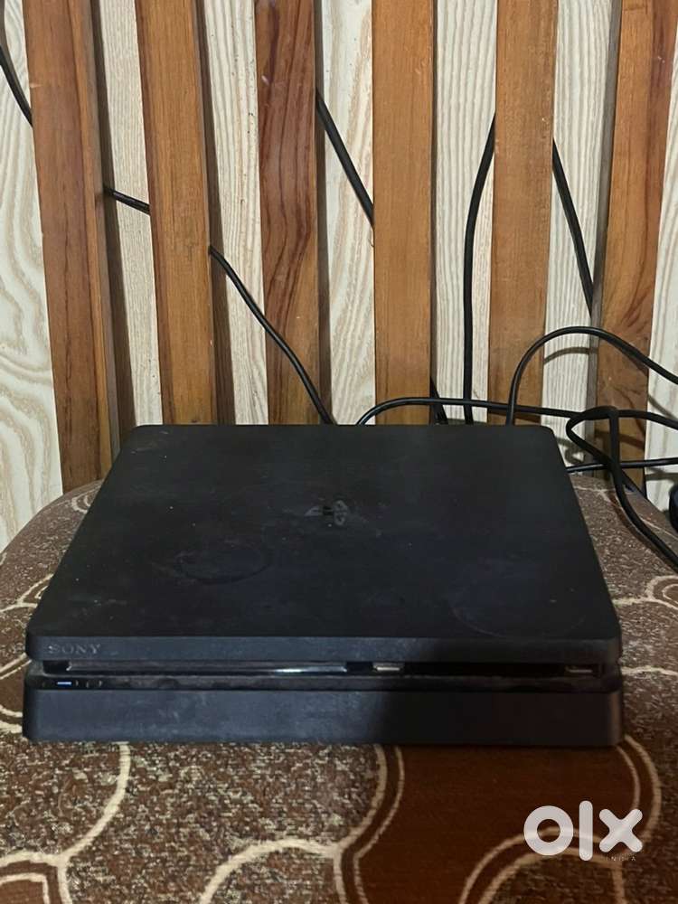 Ps 4 slim 1 tb best condition