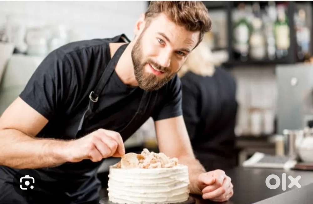 We are looking for commi 2 to make cakes and bakery tasks ⁵