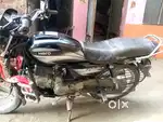 New condition gadi rakha huaa rahta hai isiliye bech rahe hai