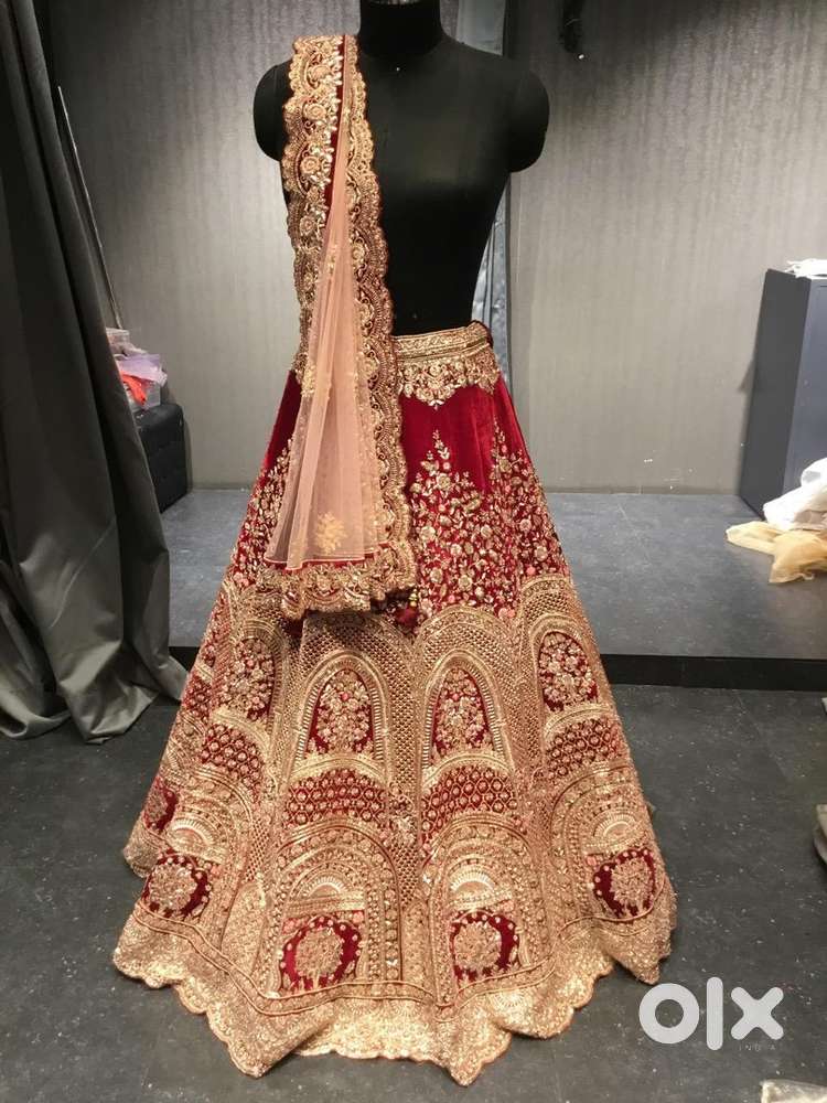 Heavy bridal lehenga with dupatta