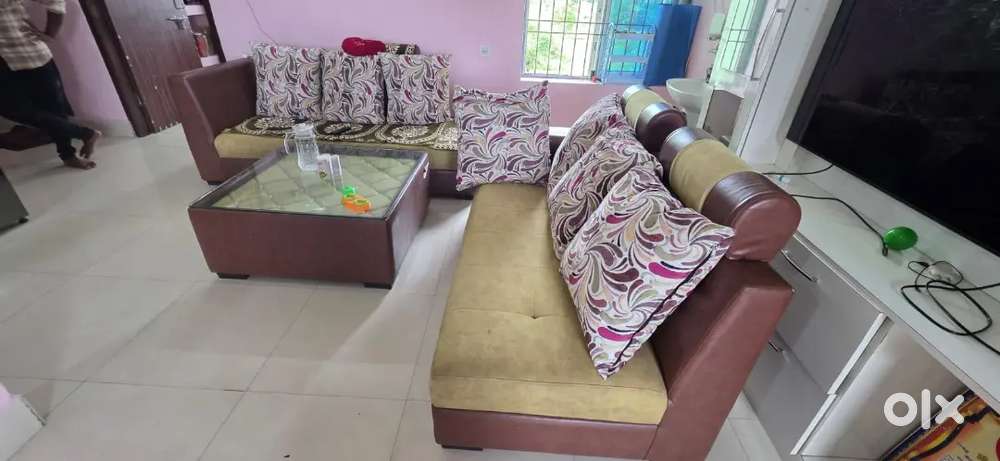 Sofa Set with teapoy