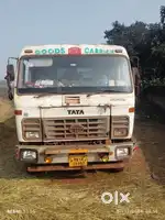 Tata signa 14 wheeler hyva well condition all papers ok