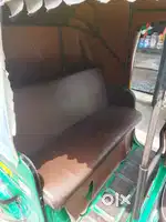 Auto cng h bahot achi condition hai kam rate me h sirf 280000 ki h