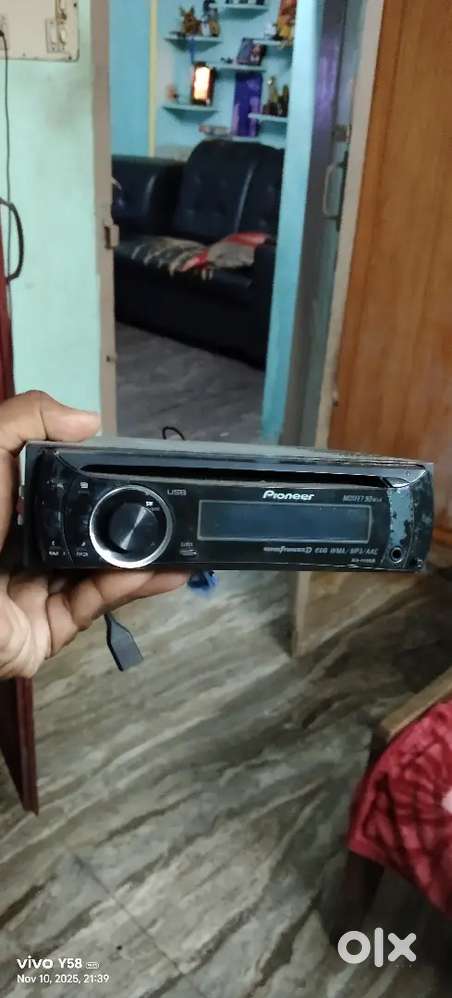 Car music player pioneer good condition heavy sound stereo