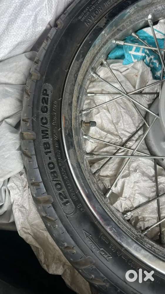 Bullet 350 and classic 350 spoke weel and tyre