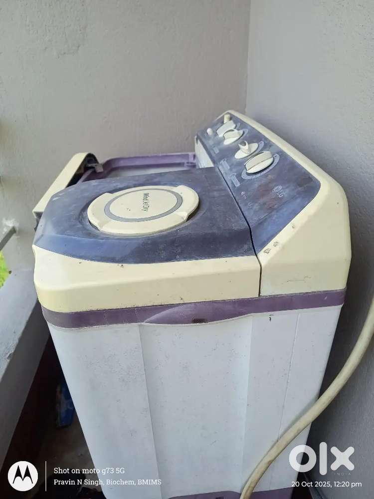 LG semi automatic washing machine