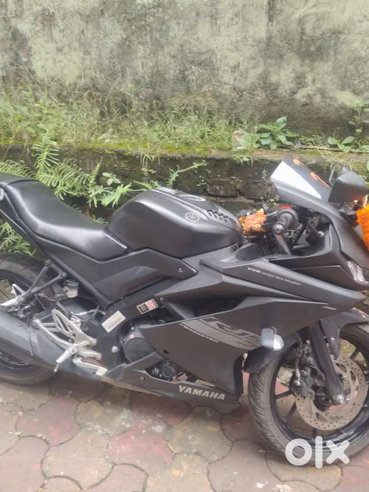 Yamaha R15v3Smodel